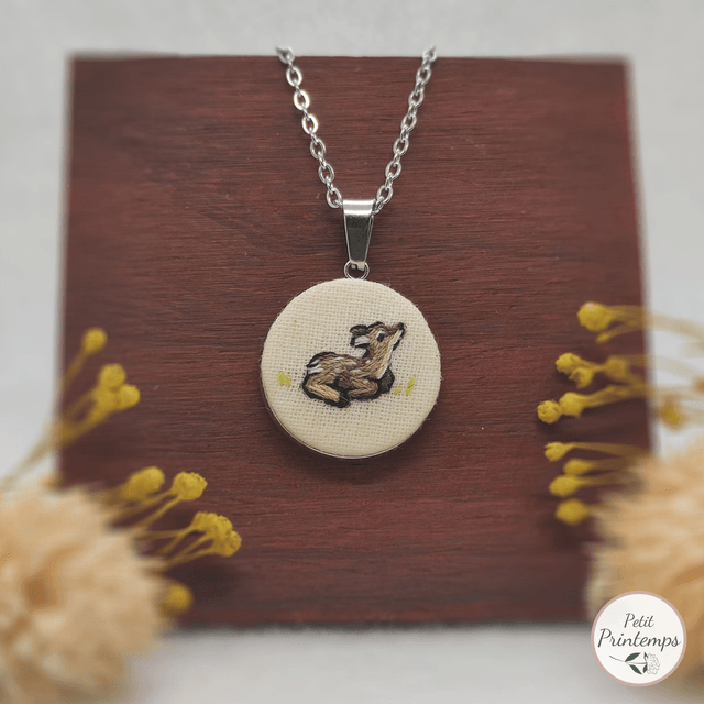 EB Bijoux brodé à motif "Faon"  par Petit Printemps