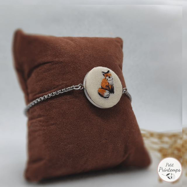 EB Bijoux brodé à motif "Renard de face" par Petit Printemps