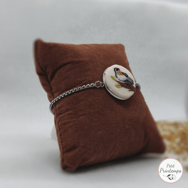 EB Bijoux brodé à motif "Rouge-gorge" par Petit Printemps