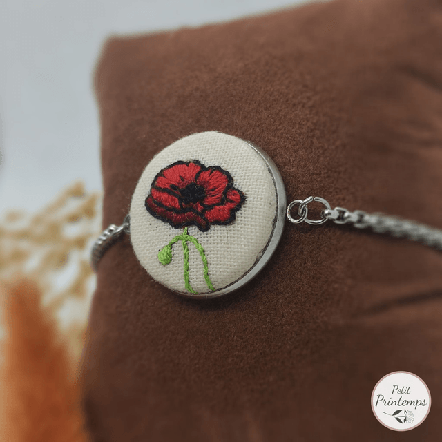EB Bijoux brodé à motif "Coquelicot" par Petit Printemps