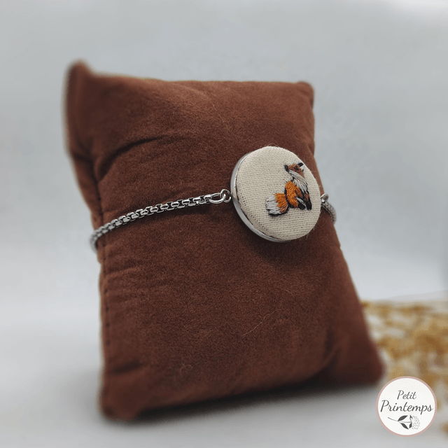 EB Bijoux brodé à motif "Renard de profil" par Petit Printemps