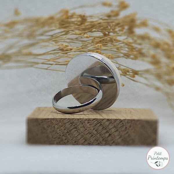bague couleur argent brodée à la main représentant un renard