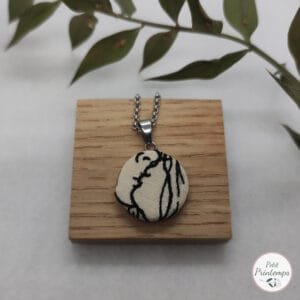 Collier brodé Bisous